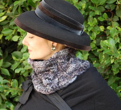 Holiday Golightly Cowl