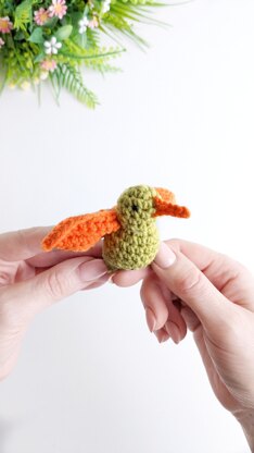 Crochet hummingbird pattern, easy crochet amigurumi bird pattern, crochet keychain pattern