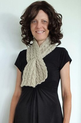 Noelle - mock cable keyhole scarf