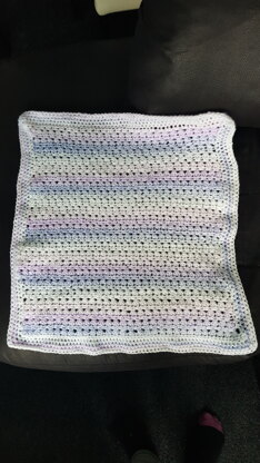 Small Baby blanket with triangle Stitch centre panel and single stitch edging