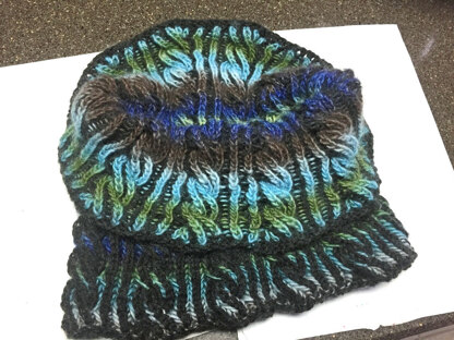 Brioche Cowl in Ocean