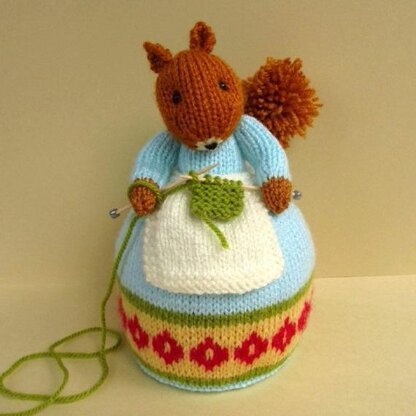 Pinny Fuzzytuft - squirrel pin cushion