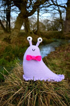 Heinrich Slug (crochet pattern)