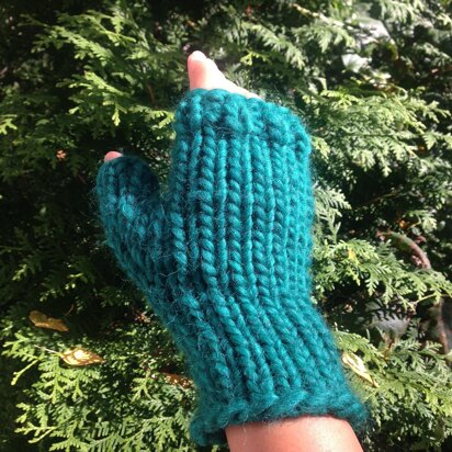 Easy and Fast Fingerless Gloves