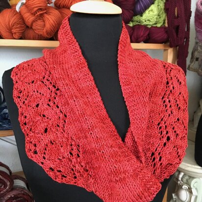 Steinem Lacy Cowl