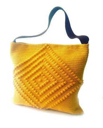 Interlocking Diamonds Crochet Bag