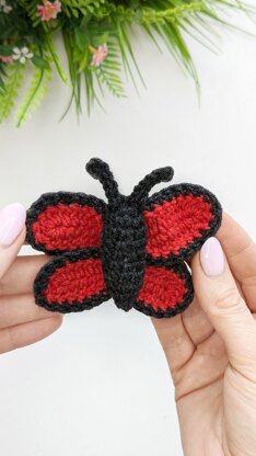 Butterfly crochet amigurumi pattern, easy crochet keychain pattern