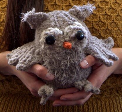 Toy Owl in Plymouth Yarn Arequipa Boucle & Fur - F624 - PDF