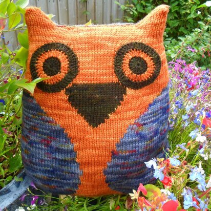 Owly cushion
