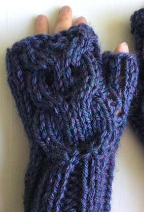 “Owl” fingerless mitts 2yrs to adult