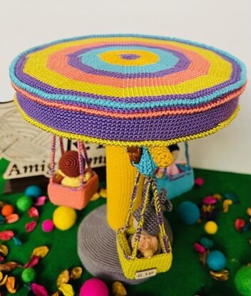 Amigurumi the funny chasing swing