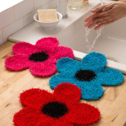 Fancy Flower Scrubber in Red Heart Scrubby - LW4785 - Downloadable PDF