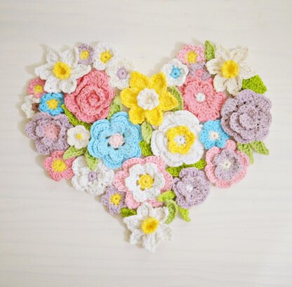 Flower heart wall decor