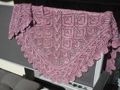 London's Fallen Leaves Shawl