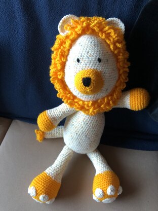 Logan The Lion Toy in Sirdar Snuggly Spots DK & Snuggly DK - 4743 - Downloadable PDF