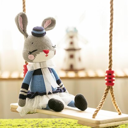 Cuddle Bunny – Judy