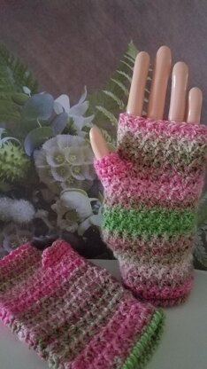 Almost Spring Mitts