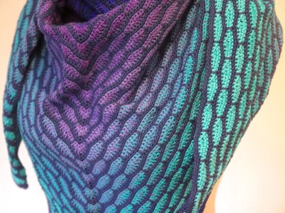 Triangular shawl "atlantis"