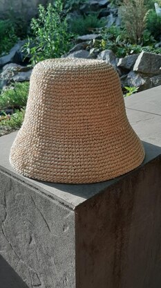 Bucket raffia hat Happy
