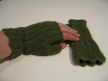 "A Touch of Lace" Fingerless Gloves