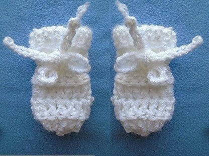 764 BABY BOOTIES, HAT, MITTENS,