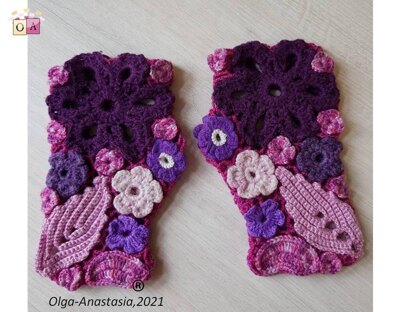Bright fingerless gloves for girls
