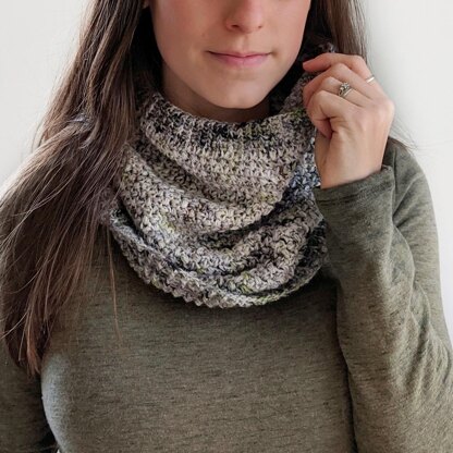 One Skein Wonder Cowl LITE