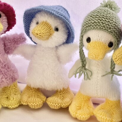 Dingleberry Duckling - knitting pattern