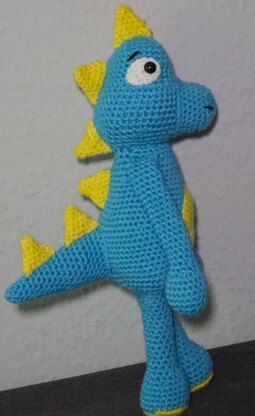 Crochet Pattern for the Dinosaur Yellblue!