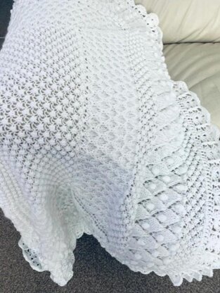 3 STITCH BABY SHAWL