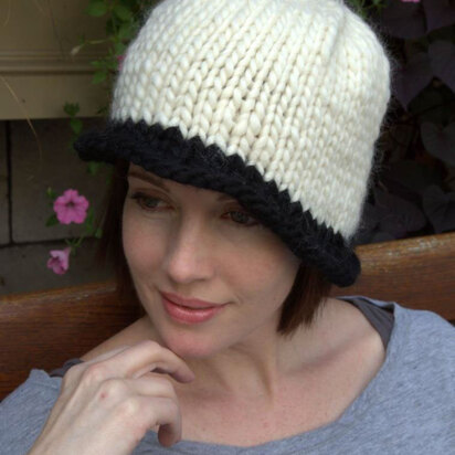 Scallop Brim Hat in Plymouth Yarn Galway Roving - F605