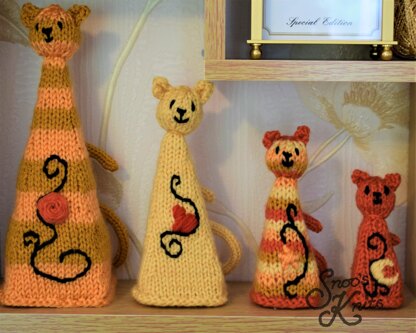 Quirky Cats Ornament Decoration Home Decor Snoo's Knits Pattern