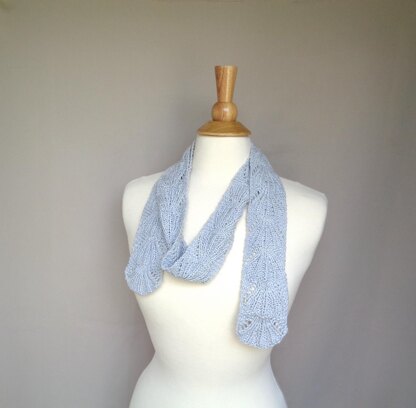 Skinny Shell Scarf