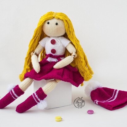 Doll Caroline  ( beads jointed) knitted flat