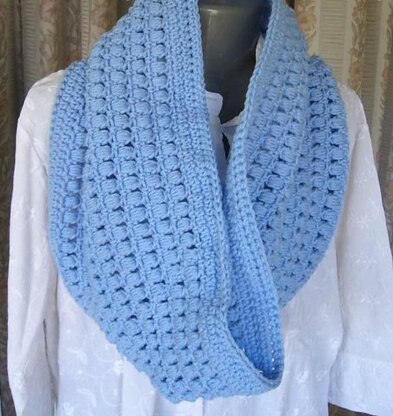 Aligned Puffs cowl