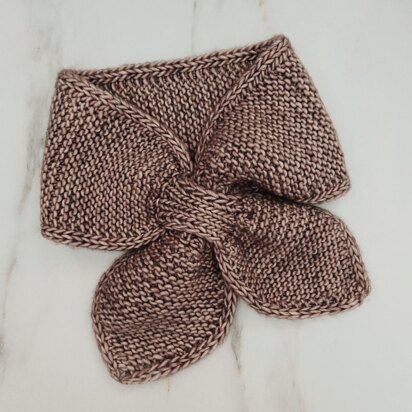 Heirloom Keyhole Scarf