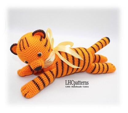 Laying Tiger Crochet Pattern