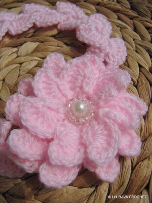 Lyubava Crochet Flower Headband Tutorial