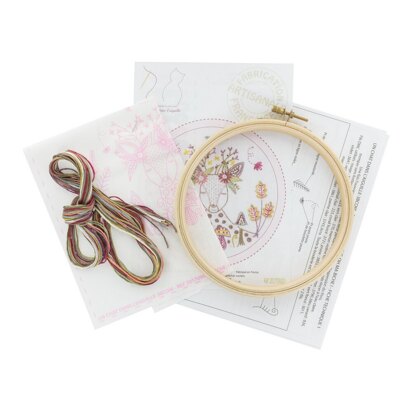 Un Chat Dans L'Aiguille Doe a Deer Contemporary Embroidery Kit