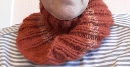 Simple and Easy .... Mobius Cowl