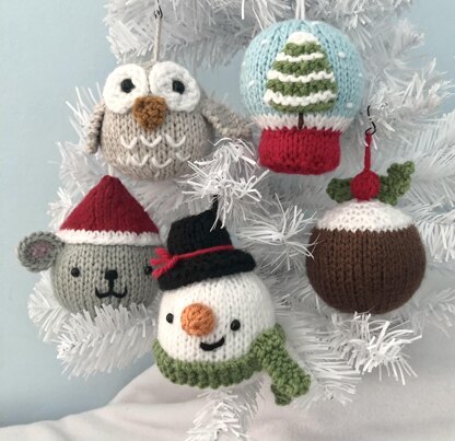 Knit Christmas Ball Ornaments