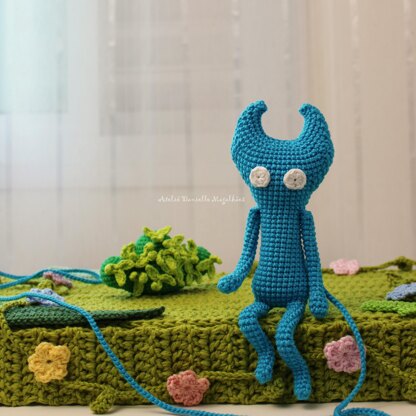 Blue Yarn Spirit-Inspired Amigurumi Pattern (Blue Version) – Digital PDF