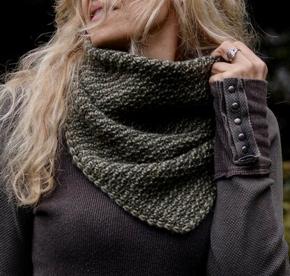 Vaisy Cowl