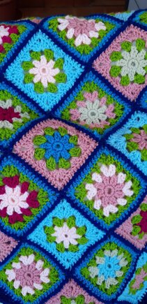 Flower Granny-Square Shawl #4