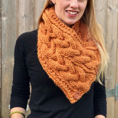 Eirene Neck Warmer / Triangular Cowl in Lion Brand Wool Ease Thick and Quick