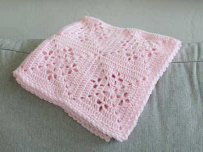 Diamond Filet Motif Crochet Baby Blanket Pattern