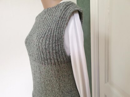 Vest Tara Knitting pattern by Carolina Speek | LoveCrafts