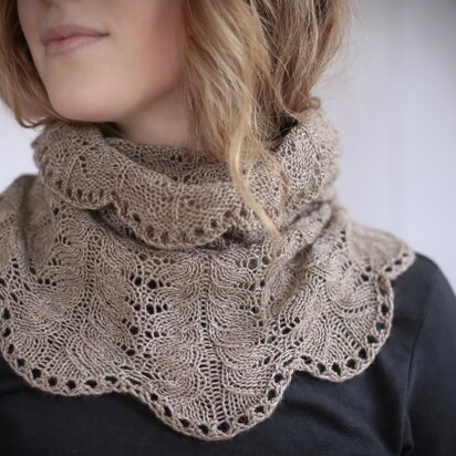 Loving Lace Cowl