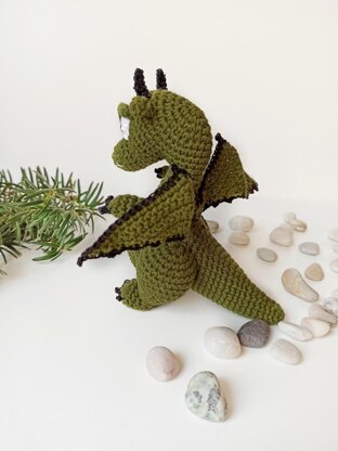 Crochet dragon amigurumi pattern