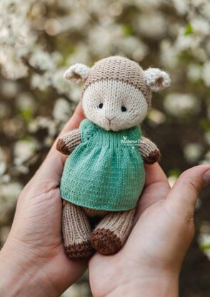Sheep in a dress knitting pattern. Knitted animal pattern. Stuffed toy tutorial PDF.